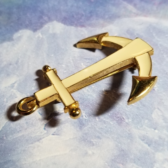 Relisted -Vintage anchor brooch ship ocean nautical pin ivory white gold tone - Picture 8 of 8